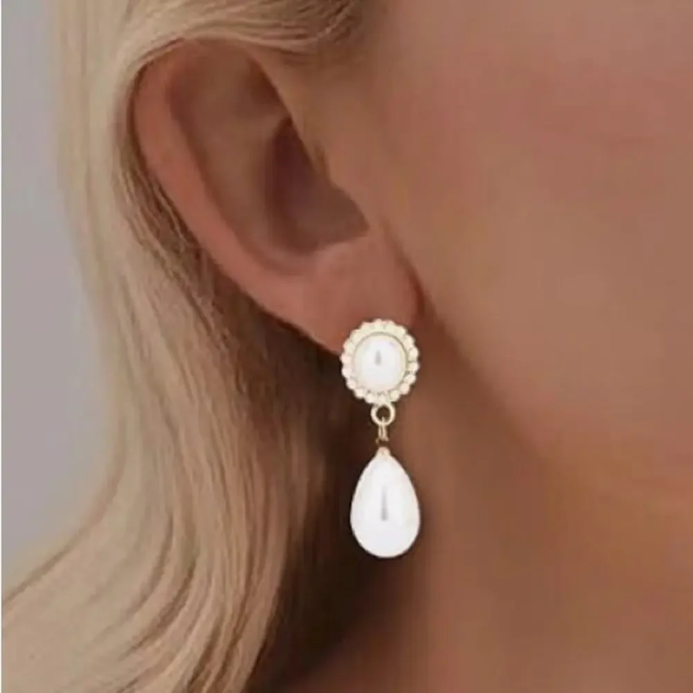 Blue Bow pearl teardrop